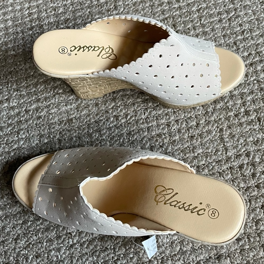 Classic Wedges - Picture 6 of 10
